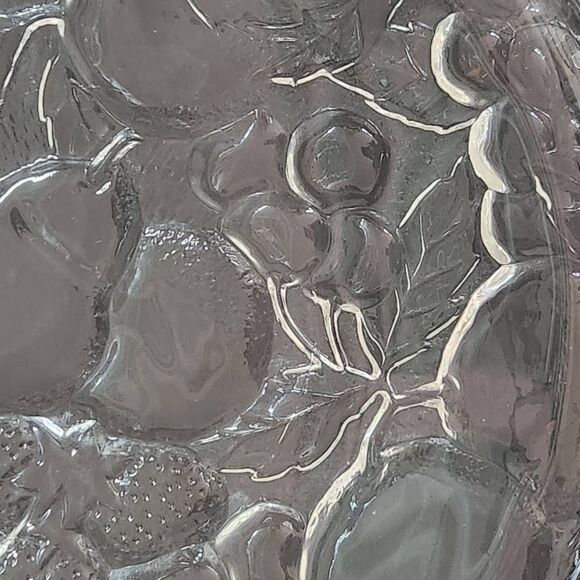 Vintage Glass Oven-Proof Pie Plate Round Serveware Glass Raised Fruit Design - Picture 7 of 7